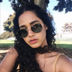 Meet your Posher, Deborah